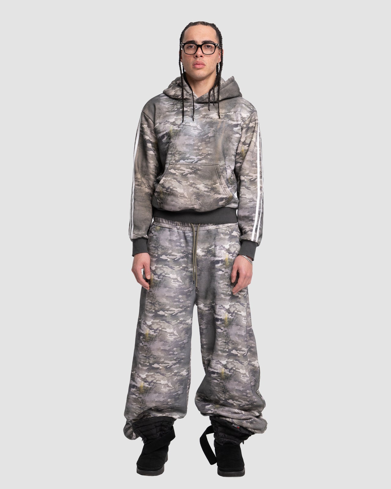 camo jogger pants