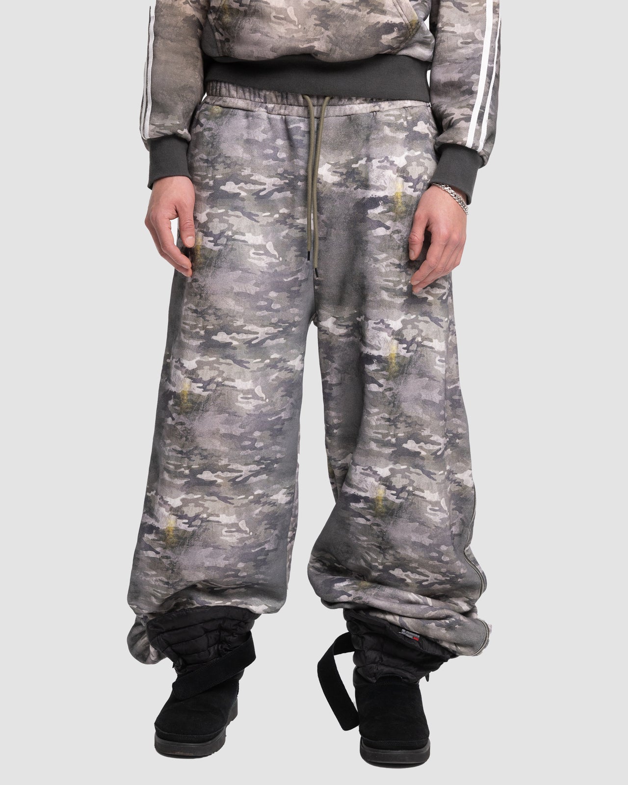 camo jogger pants